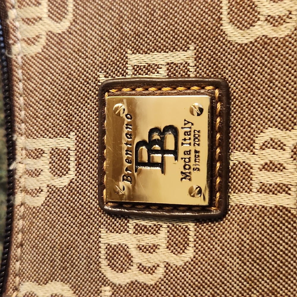 Brentano Wristlet - Picture 3 of 5